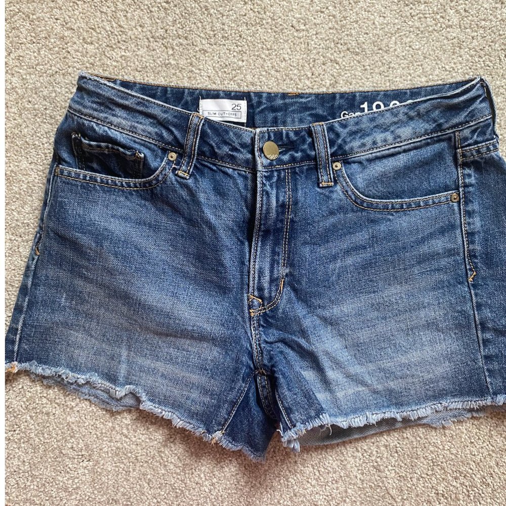 GAP 1969 Slim Cut Off Denim Shorts